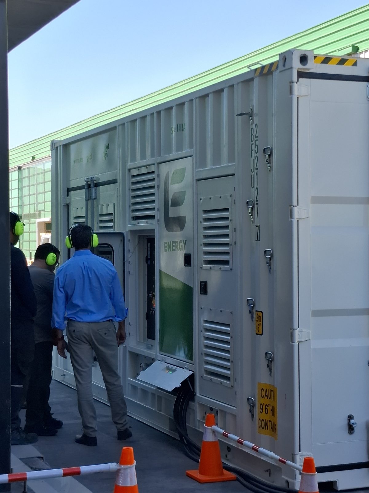 Sistema de almacenamiento BESS de Le Energy en obra