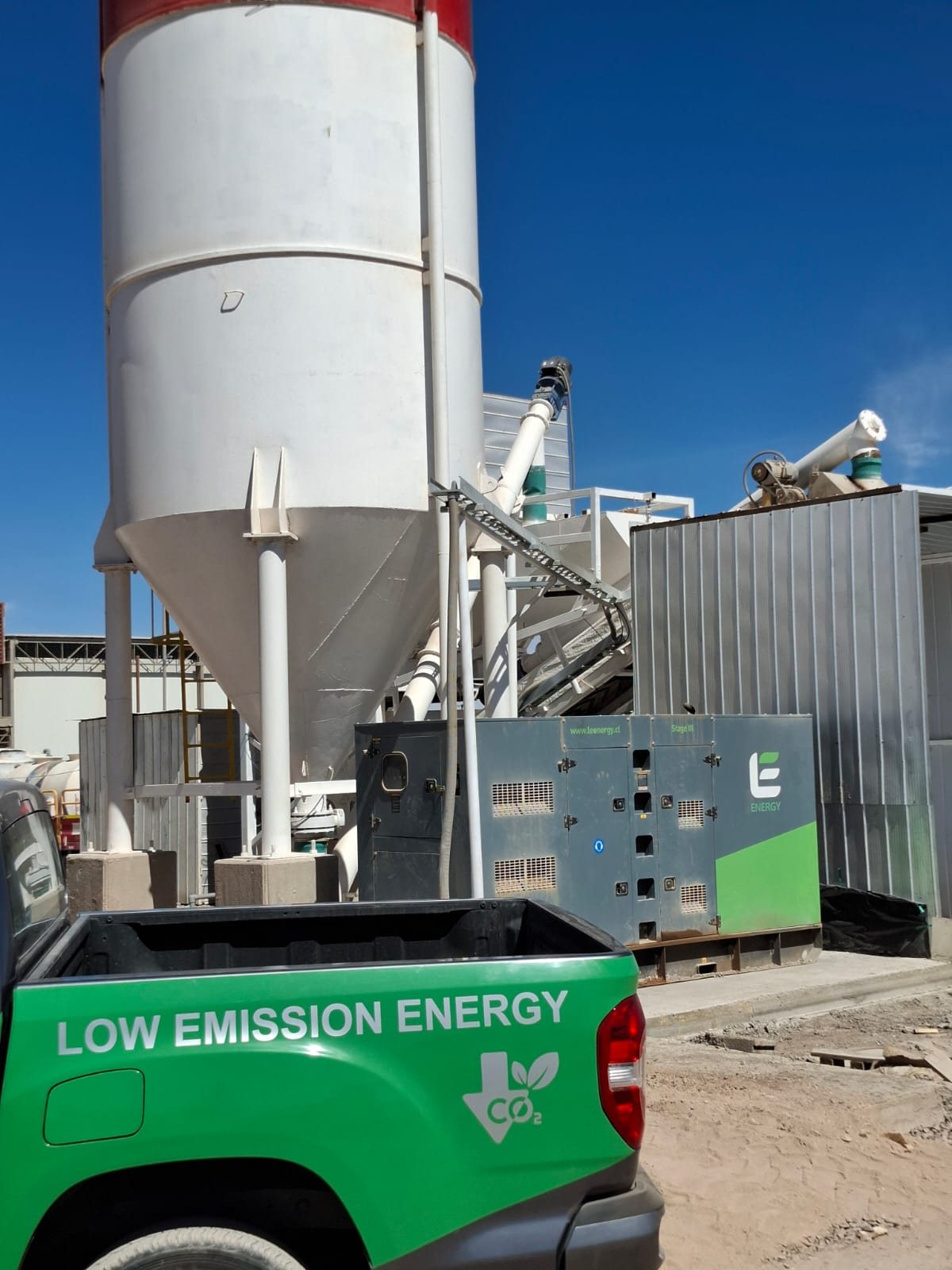 Grupo electrógeno LE ENERGY de 550 kVA instalado en la planta de áridos de Xtreme Mining en Calama — foto principal